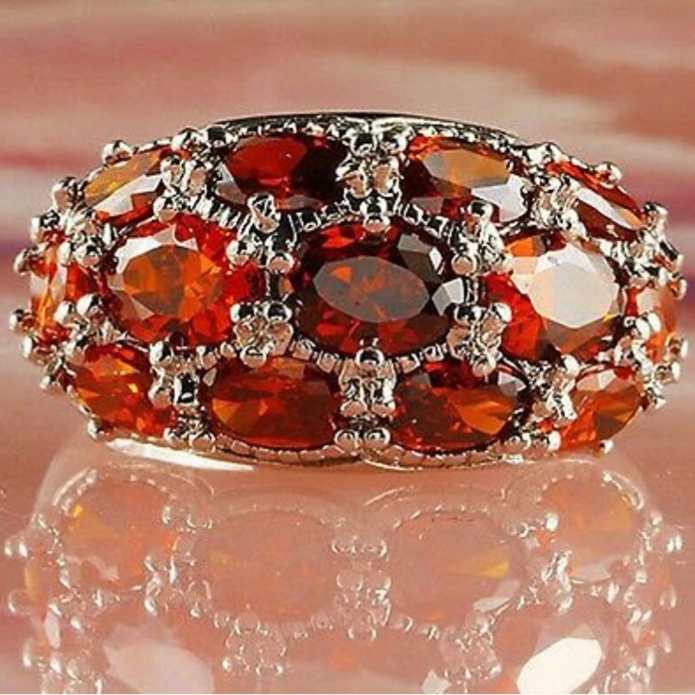 NWOT. Size 8. Garnet and White Topaz. 925 silver.